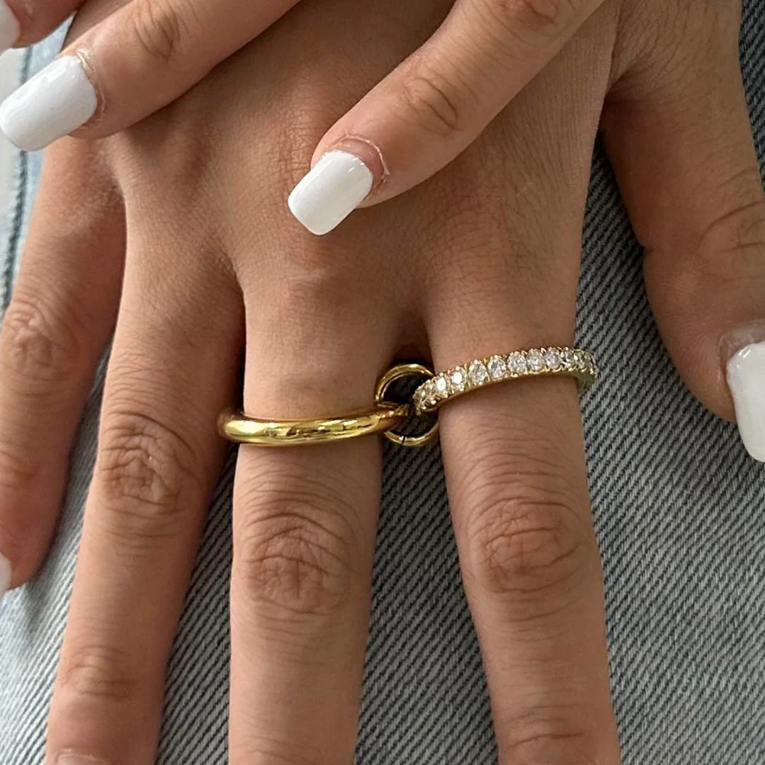 Interlocked Cubic Zirconia Band Ring - Image 6