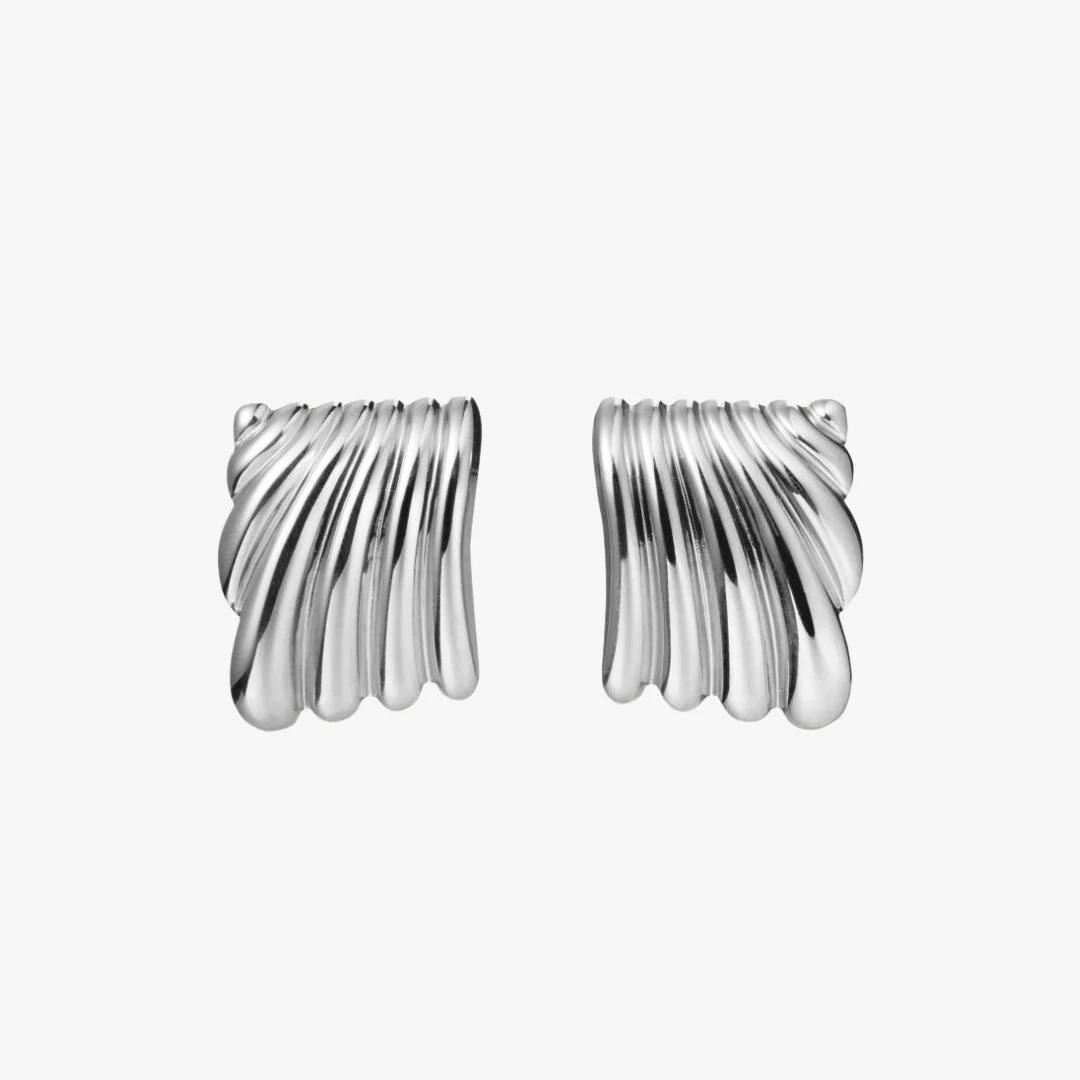 Niya Geometric Wing Stud Earrings - Image 6